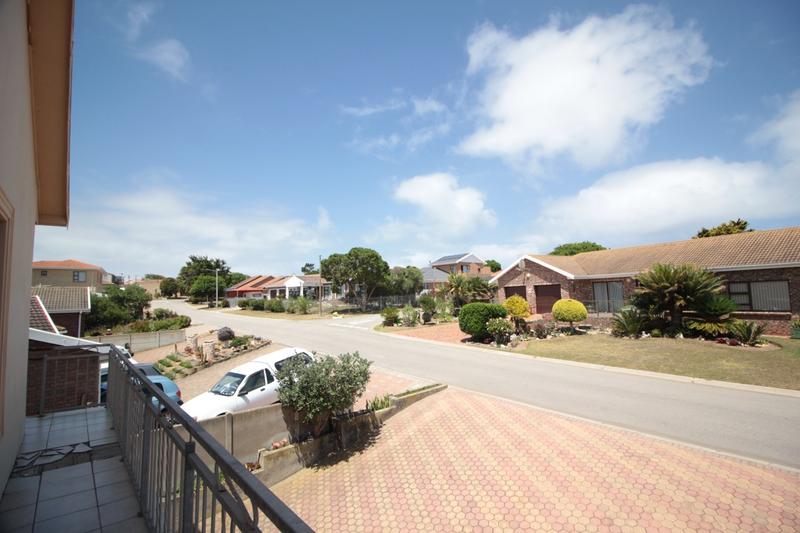5 Bedroom Property for Sale in Fraaiuitsig Western Cape